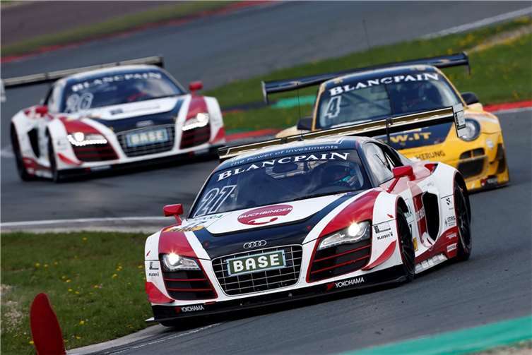 Audi R8 LMS ultra - der beiden Audi-Piloten Mies und Rast.