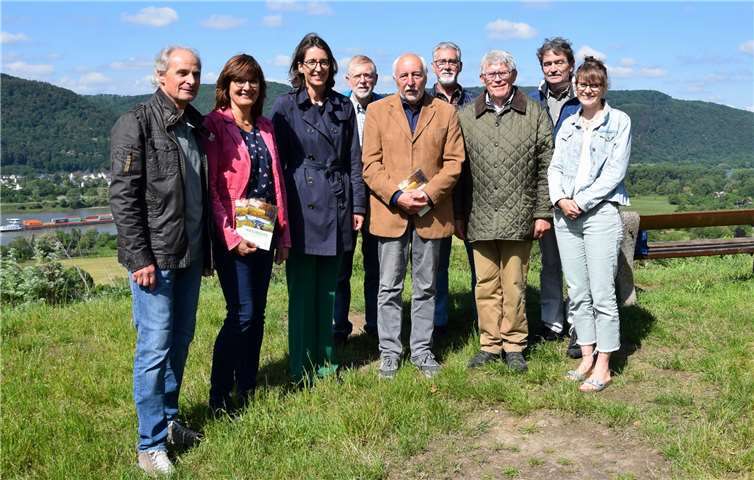 Auf 48 Seiten erwartet den Leser ein spannender Einblick in die unterschiedlichen und charakteristischen Landschaftsformen, die Geologie, die Landschafts- und Kulturerlebnisse, einen detaillierten Überblick über die Entstehung und die aktuelle Gestaltung der Kulturlandschaft sowie über die vielfältige Tier- und Pflanzenwelt im Naturpark.Foto: Silke Läufer-Hermann