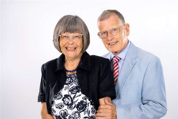 Auf 60 gemeinsame Ehejahre blicken die Sinziger Renate und Hans Dieter Jüchtern zurück.  Foto: Claudia Flück