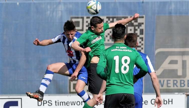 Auf Augenhöhe begegneten sich zumindest in der zweiten Halbzeit die Reserve der SG Mülheim-Kärlich beim Spitzenreiter in Metternich. Foto: TH