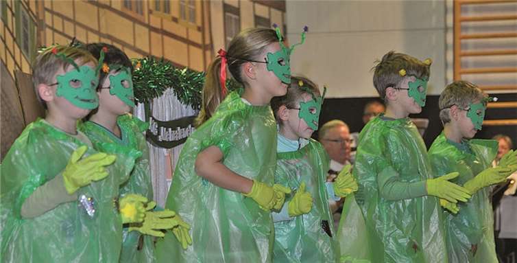 Auf Ausflüge ins weite Weltall luden die Kinder der Rheinbreitbacher Kindertagesstätten die Senioren ein. privat