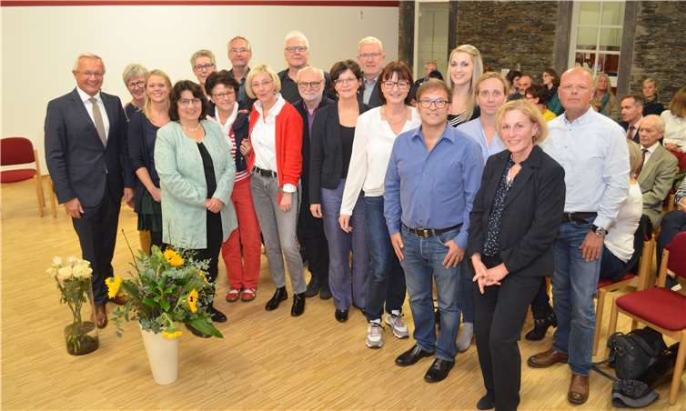 Auf Einladung der Steuerungsgruppe trafen sich die Mitglieder des Palliativnetzwerkes Neuwied im Gemeindesaal der ev. Kirchengemeinde Feldkirchen um das 10-jährige Jubiläum des Palliativnetzwerkes zu feiern.