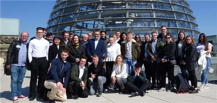 Auf Einladung des Bundestagsabgeordneten Dr. Tobias Lindner erkundeten die Schüler der Rechtslehrekurse der Jahrgangsstufe 12 des Beruflichen Gymnasiums der BBS des Landkreises Ahrweiler Berlin.Foto: privat
