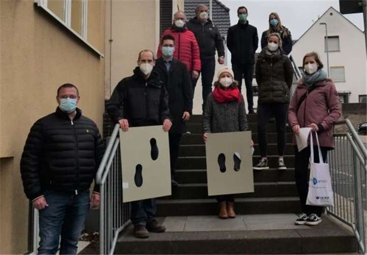 Auf Grundlage der Rückmeldungen der Erziehungsberechtigten traf sich die Projektgruppe zur Ortsbegehung in Saffig. .Foto: privat