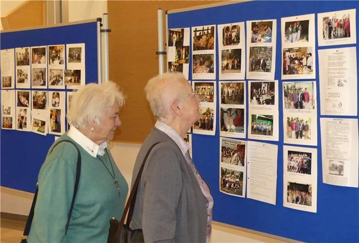 Auf Schautafeln konnte man anhand von Schrift und Bild einen Rückblick auf Historie des Landfrauenverbandes tätigen.