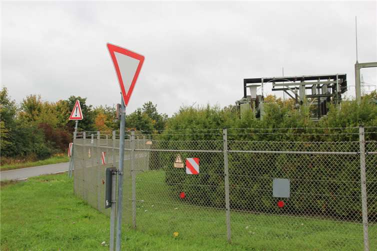 Auf Wallers soll der Strom aus dem Solarpark ins öffentliche Netz von Westnetz eingespeist werden. Foto: GS