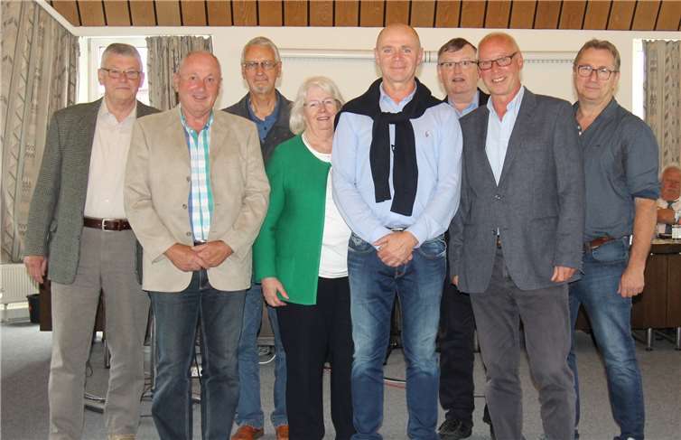 Neuer Stadtrat von Montabaur nimmt seine Arbeit auf Auf Wiedersehen: Die ehemaligen Stadtratsmitglieder wurden verabschiedet.Foto: Stadt Montabaur