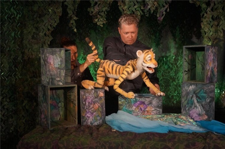 Auf das Puppentheater „Tigerwild“ können sich kleine Uferlichter-Gäste am 3. Januar freuen.Foto: Theater con Cuore
