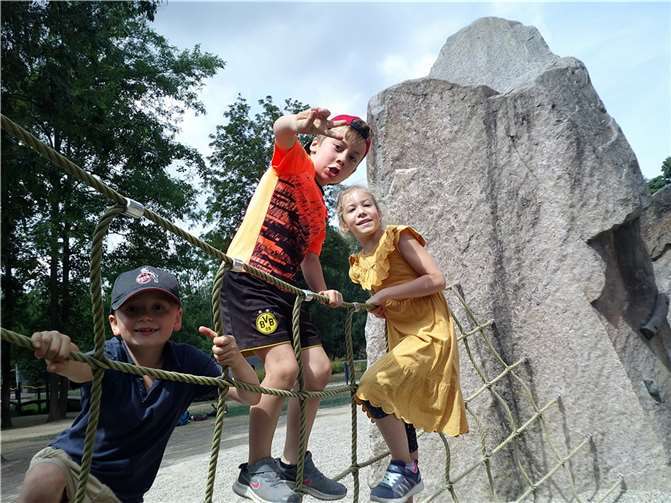 Auf dem Abenteuerspielplatz kann getobt werden.  Foto: Haus für Kinder