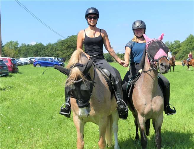 Auf dem Areal des Nettehofes fand in diesem Jahr wieder das beliebte Hoffest mit kurzweiligen Reitwettbewerben statt.