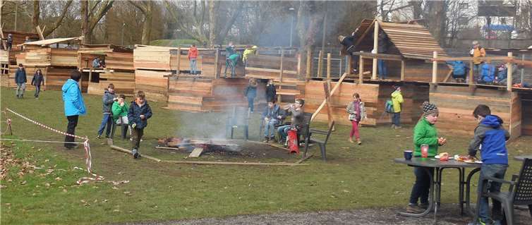 Auf dem Bauspielplatz gibt es immer was zu tun. Privat