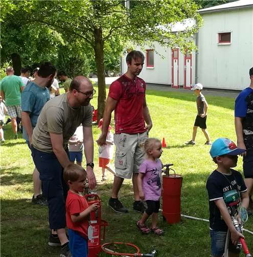 Auf dem Familienfest galt es, verschiedene Spielstationen zu bewältigen.  privat