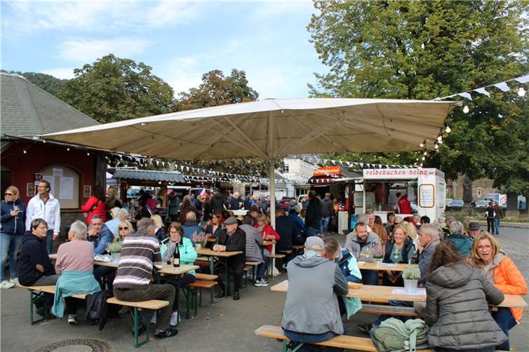 Auf dem Festplatz war immer reger Betrieb. Fotos: DU