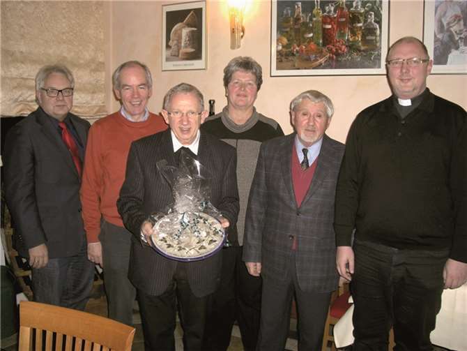 Auf dem Foto sind v.l.n.r. zu sehen: Norbert Tuschen, Lorenz Dierschke, Pater Stanislaus Friede CSMA, Christel Kurenbach, Karl-Georg Wagner und Hermann Josef Zeyen. privat