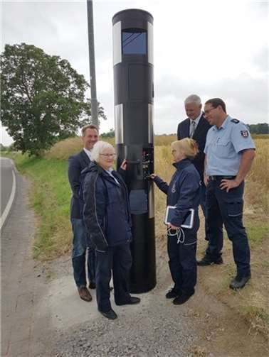 Auf dem Foto v. li. Thomas Welling (FA Jenoptik), Anna Maria Sturm, Claudia Hommer, Josef Hehl und Björn Both (Ordnungsamt Koblenz). Foto: Stadt Koblenz