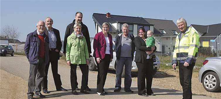 Auf dem Foto, von links: Andreas Gruber, Manfred Schmitz, Marga Gruber, Jürgen Funke, Petra Kalkbrenner, Rolf Müller, Anke Müller und Sohn Kai-Finn und Jürgen Osterloh. privat