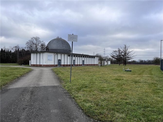 Auf dem Gelände der bekannten Gaskugel in der Hafenstraße wird das Wasser für Neuwied gefördert. Den Strom für die Pumpen, gut zwei Millionen Kilowattstunden, wollen die SWN mit einer PV-Anlage auf dem Gelände erzeugen.  Fotos: Gerd Neuwirth/SWN