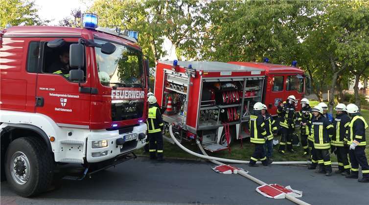 Auf dem Gelände von St. Martin Düngenheim fand die großeHerbstalarmübung von Freiwilligen Feuerwehren aus der VG Kaisersesch statt. Fotos: TE