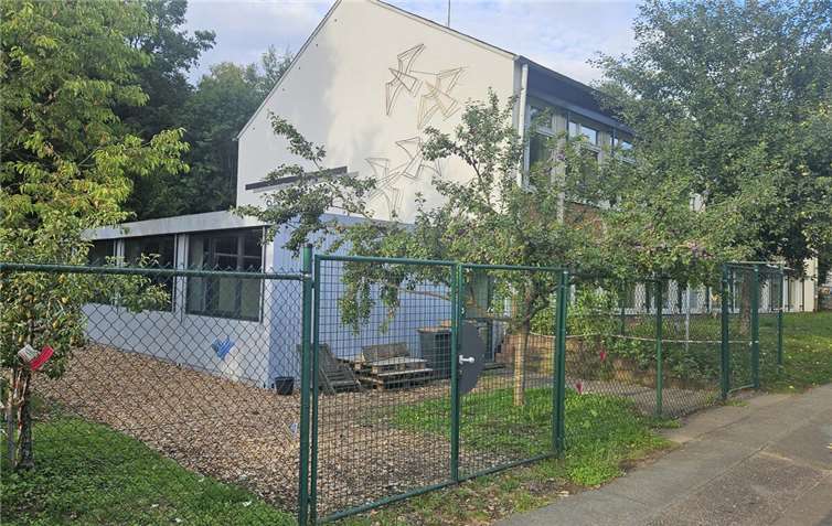 Auf dem Geländer der Grundschule wird seit dem Schuljahr 2009/2010 ein angemietetes Mehrzweckmodul genutzt.  Fotos: privat