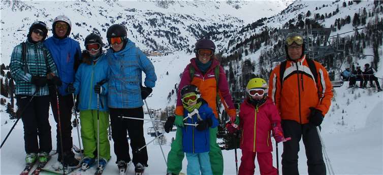 Auf dem Gipfel der Monte-Flu-Bahn trafen sich die Sportler für die letzte Abfahrt des Tages zurück zum Tauernhof.Privat