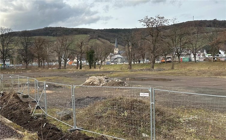 Auf dem Grundstück des ehemaligen Ahrstadions entsteht das neue Feuerwehrhaus.  Foto: ROB