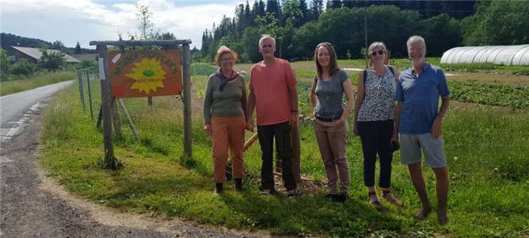 Auf dem Hof der Familie Kröll gewannen die Vertreter von Bündnis 90/Die Grünen wichtige Einblicke in die Solidarische Landwirtschaft.  privat
