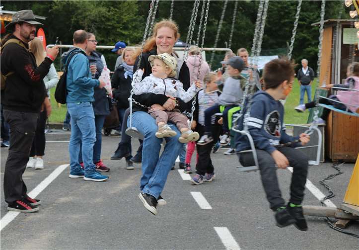 Auf dem Kettenkarussell hatten alle Spaß.