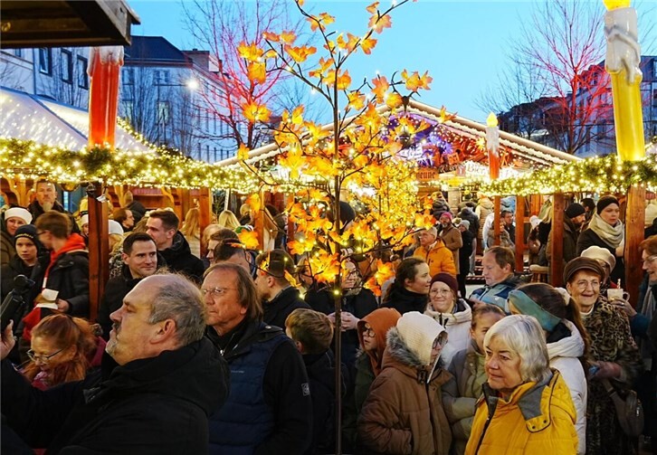 Auf dem Knuspermarkt werden bis Heiligabend Gemütlichkeit und Geselligkeit groß geschrieben.