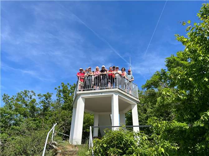 Auf dem Lahnwanderweg am Goethepunkt.  Foto: Marina Dieterle
