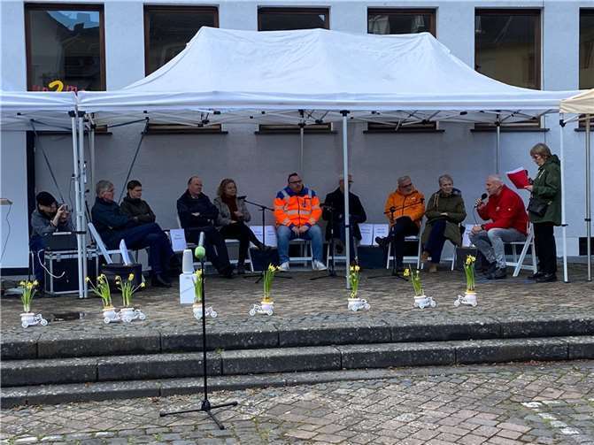 Auf dem Laiguegliaplatz fand abschließend eine Podiumsdiskussion statt. Fotos: privat