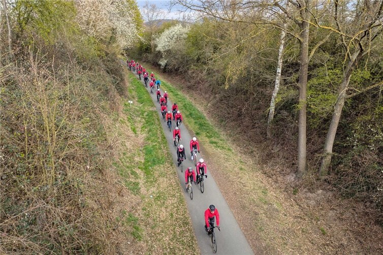 Auf dem Maifeldradweg geht es vorbei an Hausen Richtung Mosel