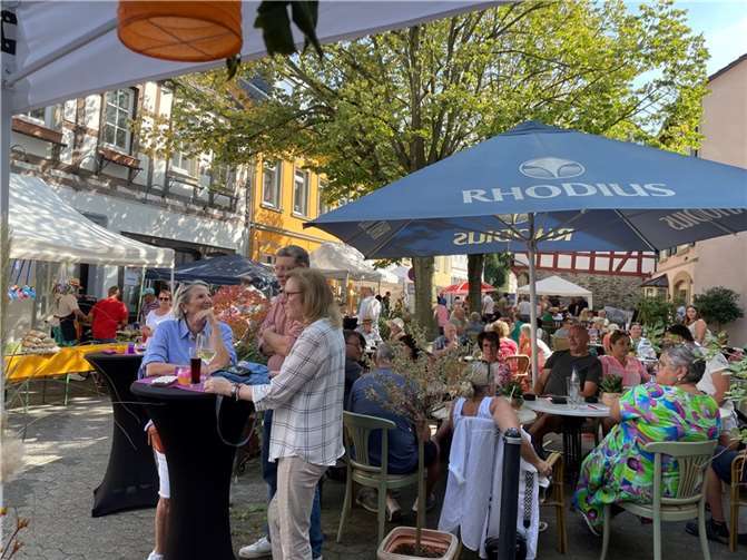 Auf dem Marktplatz herrschte tolle Stimmung.  Foto:Winfried Glaser
