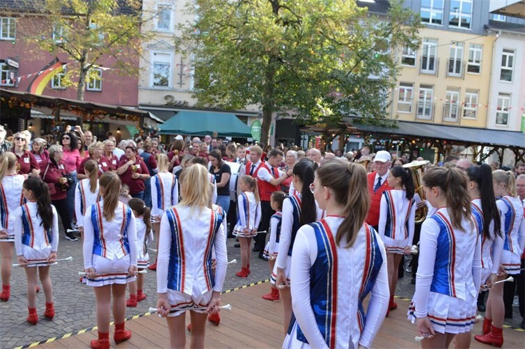 Auf dem Marktplatz wurde ein tolles Programm geboten.  Fotos: ABss