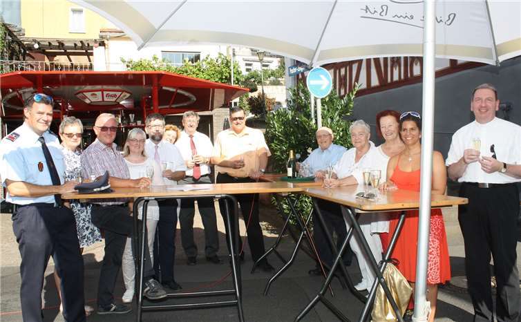 Auf dem Pastor-Ziegler-Platz vor dem alten Feuerwehrgebäude wurde das Spretzehausfest gefeiert.