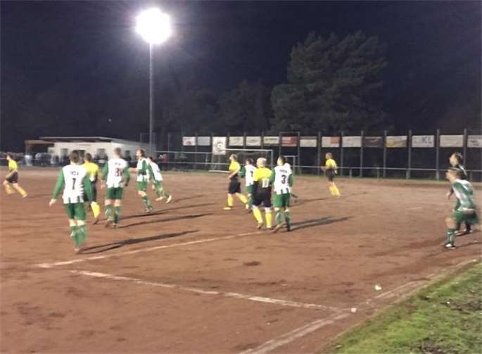 Auf dem Platz in Niederlützingen zeigten die Hausherren, dass sie nicht gewillt waren, die drei Punkte abzugeben. Foto: privat