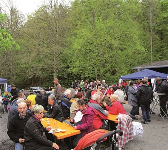 Auf dem Platz war viel los.