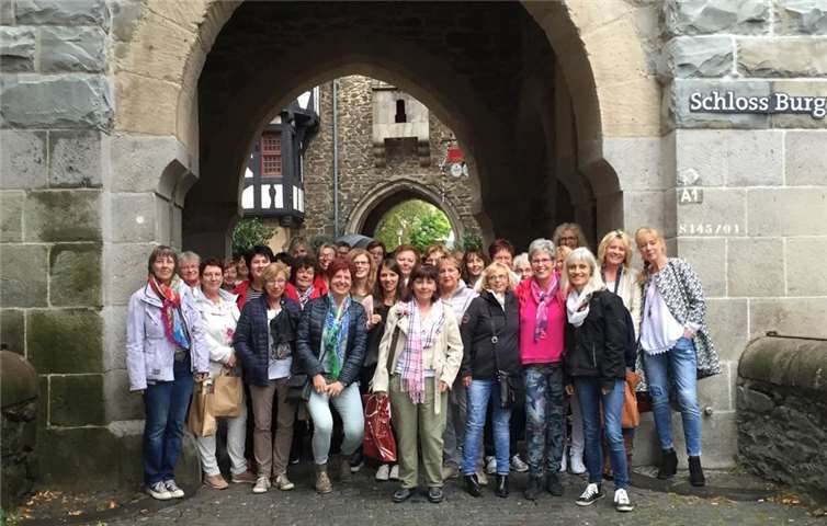 Auf dem Programm stand natürlich auch die Besichtigung von Schloss Burg. privat