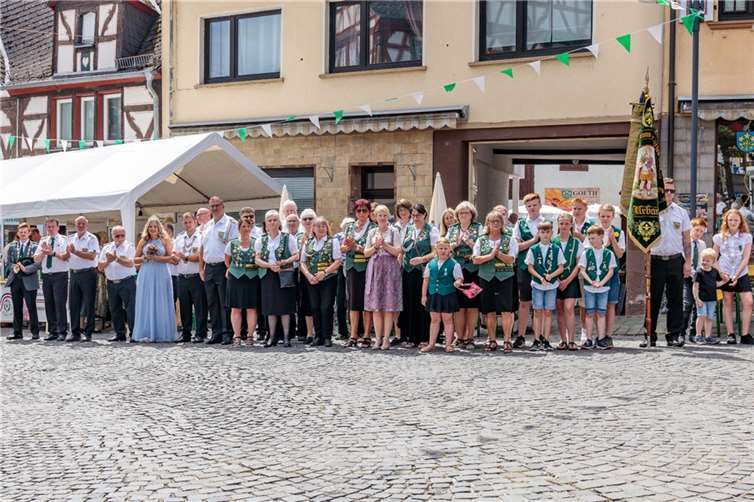 Auf dem Rathausplatz wurde das traditionelle Schützenfest gefeiert. Foto: privat