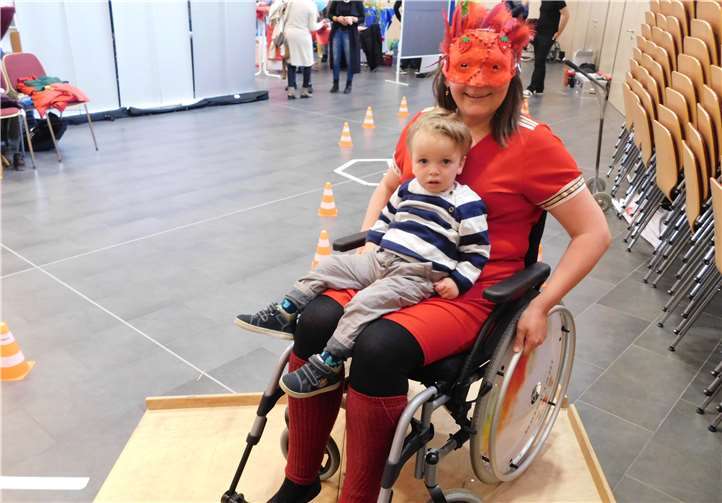 Auf dem Rollstuhlparcours durften alle mitfahren.