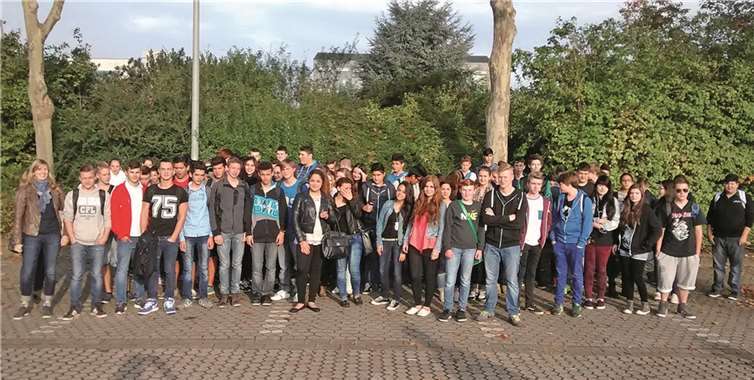 Auf dem „Sekundarfest“ der IHK Koblenz lernten die Absolventen die Berufswelt des Handwerks kennen.