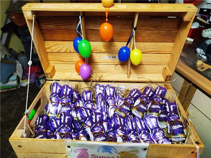 Auf dem Spielplatz konnten die teilnehmenden Kinder eine Schatztruhe vorfinden.