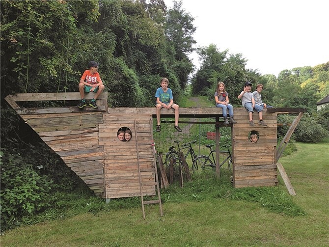 Auf dem Urbarer Bauspielplatz können die Kinder sich mal so richtig austoben.privat
