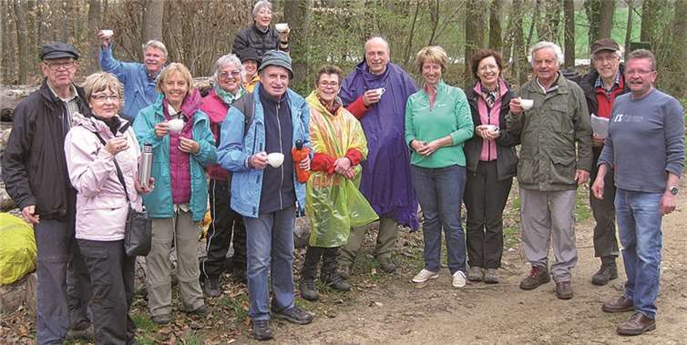 Auf dem Weg nach Palzem wurden die Wanderer mit einem Kaffee überrascht. privat