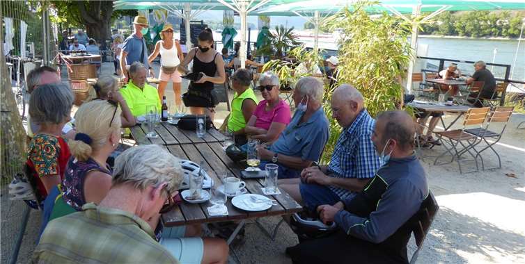 Auf dem Weg von Mayen nach Remagen machte die offene Fahrradgruppe eine wohlverdiente Pause in Andernach. Fotos: privat