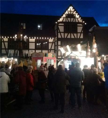 Auf dem Weihnachtsmarkt in Michelstadt.privat