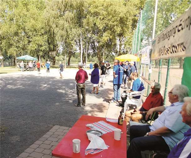 Auf dem Weißenthurmer Boulodrome am Rhein herrschte wieder viel Spiellaune bei bestem Boulewetter.