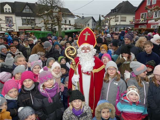 Auf dem beliebten Kaisersescher Weihnachtsmarkt, wie hier 2019, herrscht in der Regel in jedem Jahr großer Besucherandrang.Fotos:Archiv TE