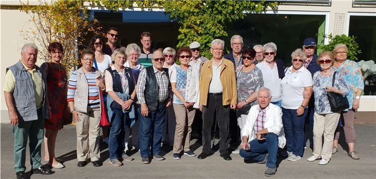 Auf dem diesjährigen Herbstausflug lernten die Mitglieder allerhand über den Strauß.privat