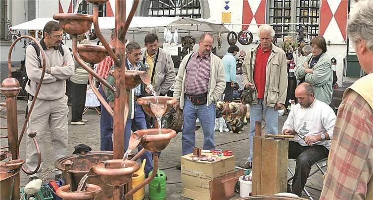 Auf dem traditionellen Kunsthandwerker-Markt in der Bunten Stadt am Rhein präsentieren wieder 50 Künstler, Bastler und Handwerker ihre individuell, kreativ selbstgefertigten Produkte. privat