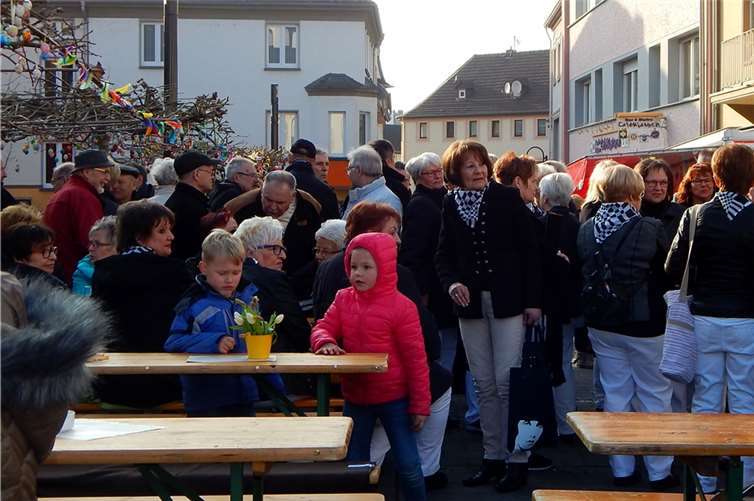 Auf dem vorösterlichen Wochenmarkt war einiges los.
